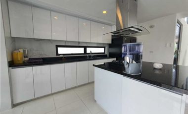 En Venta Casa Campestre Con Piscina Privada En Chinauta