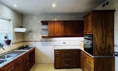 Casa en Venta en Casa frente plaza de armas Curacautin 343 mts 2 casa
