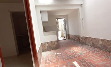 casa-local en arriendo en centro. Cod A11190