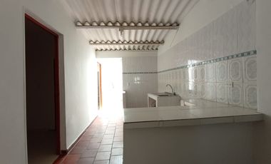 casa-local en arriendo en centro. Cod A11190