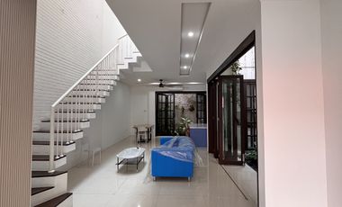 DISEWAKAN RUMAH  BARU  CIPETE KEBAYORAN