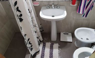 Casa con Departamento en venta en Lanus Oeste