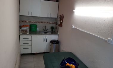 Casa con Departamento en venta en Lanus Oeste