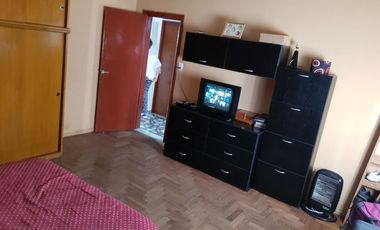 Casa con Departamento en venta en Lanus Oeste