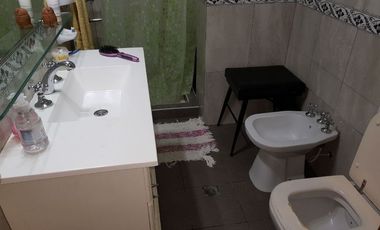 Casa con Departamento en venta en Lanus Oeste