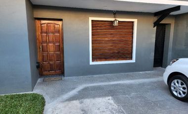 Casa en venta en Valentin Alsina