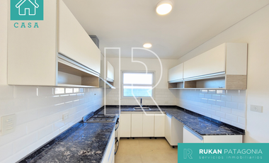 #AlquilerRUKAN | Casa 4 Ambientes (A ESTRENAR) | Barrio ALTOS DEL MIRADOR | Caleta Olivia.-
