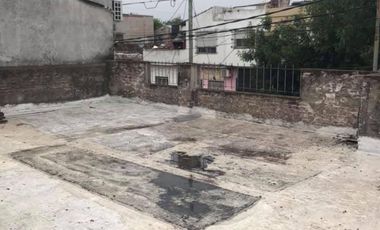 CASA EN JOSE LEON SUAREZ