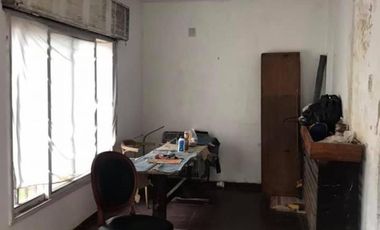 CASA EN JOSE LEON SUAREZ