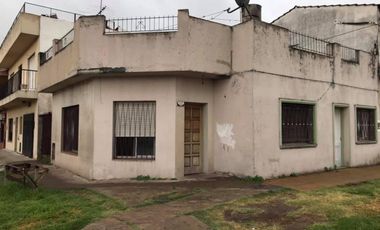 CASA EN JOSE LEON SUAREZ
