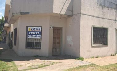 CASA EN JOSE LEON SUAREZ
