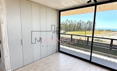 Casa en arriendo, vista al mar, en condominio, Matanzas