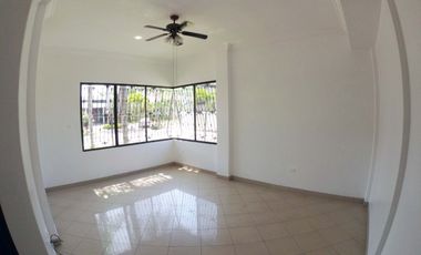 C093 - Venta Casa Mansión en Samborondón Primeros Kms - 4 dormitorios