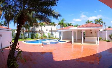 C093 - Venta Casa Mansión en Samborondón Primeros Kms - 4 dormitorios