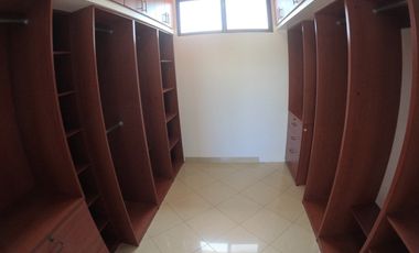 C093 - Venta Casa Mansión en Samborondón Primeros Kms - 4 dormitorios