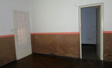Depto de pasillo, interno único, dormitorio en Barrio Arroyito, Reconquista 1100