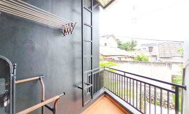 Rumah 2 Lt Strategis 10 Mnt ke Paradise Walk Serpong Siap KPR J-39295