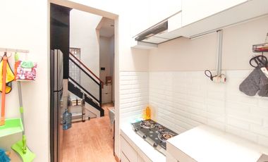 Rumah 2 Lt Strategis 10 Mnt ke Paradise Walk Serpong Siap KPR J-39295