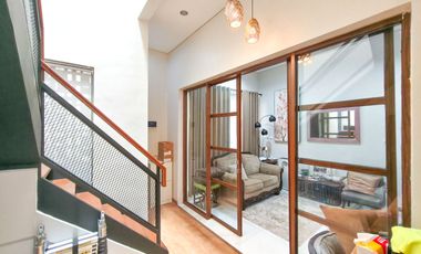 Rumah 2 Lt Strategis 10 Mnt ke Paradise Walk Serpong Siap KPR J-39295