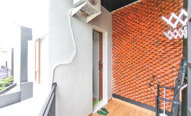 Rumah 2 Lt Strategis 10 Mnt ke Paradise Walk Serpong Siap KPR J-39295