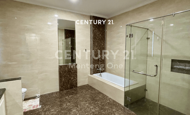 Rumah Besar Dengan Kolam Renang Menteng Inti Jakarta Pusat