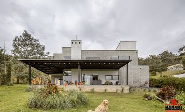 casa campestre en venta en santa elena - vereda mazo. Cod V6578