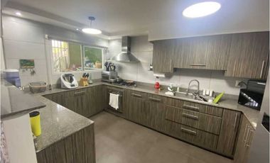 CASA CLAYTON VENTA DIVIDIDA EN 2 APARTAMENTOS