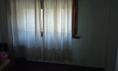 Casa tipo Chalet  en muy buen estado, permuta por dpto en San Miguel