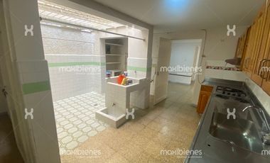 casa en arriendo en san joaquín. Cod A68327