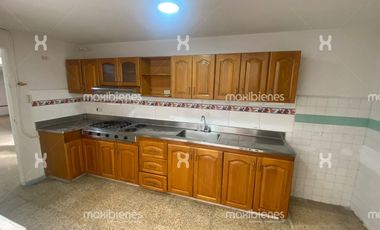 casa en arriendo en san joaquín. Cod A68327