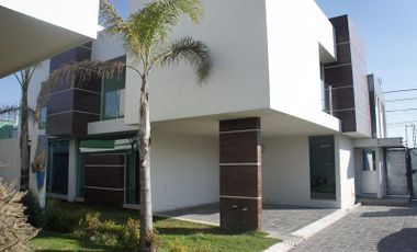 Casa en Venta en Metepec, Residencial Status