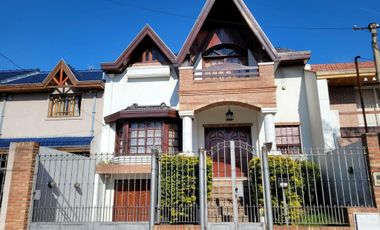 Casa en  venta - Lomas de Zamora