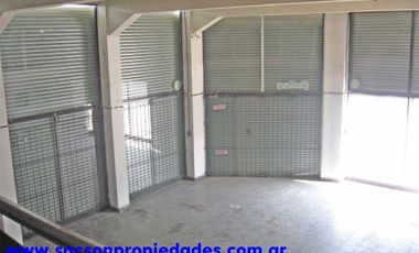 V304 Moron Venta amplio Local mas departamento 3 amb.