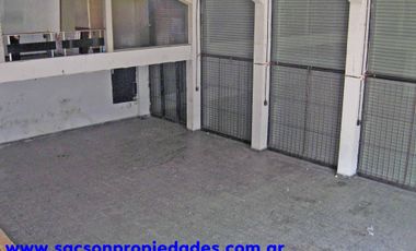 V304 Moron Venta amplio Local mas departamento 3 amb.