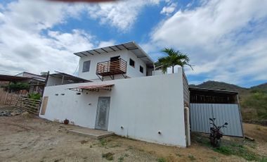 Puerto Lopez: Se Vende Casa Cerca del Mar y en Zona Rural en Puerto Lopez