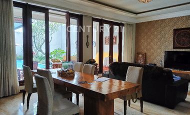 Rumah Lux Kolam Renang Di Gegerkalong Bandung Kota