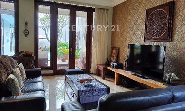 Rumah Lux Kolam Renang Di Gegerkalong Bandung Kota