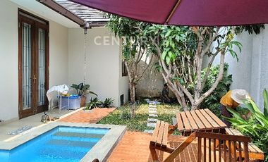 Rumah Lux Kolam Renang Di Gegerkalong Bandung Kota