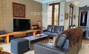 Rumah Lux Kolam Renang Di Gegerkalong Bandung Kota