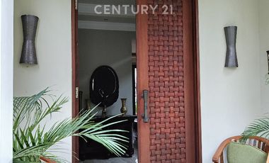 Rumah Lux Kolam Renang Di Gegerkalong Bandung Kota