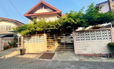 3 Bedroom House for sale in Sam Sen Nok, Bangkok