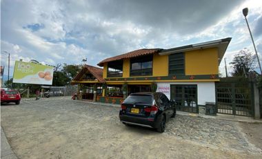 Lote con Locales Comerciales en Venta sobre Km 1 via Neira- Mzl