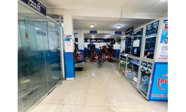 Venta De Casa En Av Santa Cerca De Upn Con Local Comercial Y Departamento