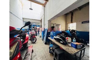 Venta De Casa En Av Santa Cerca De Upn Con Local Comercial Y Departamento