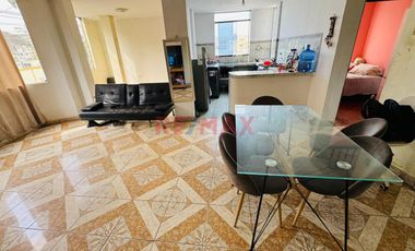 Venta De Casa En Av Santa Cerca De Upn Con Local Comercial Y Departamento