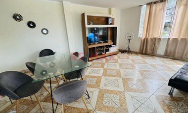 Venta De Casa En Av Santa Cerca De Upn Con Local Comercial Y Departamento