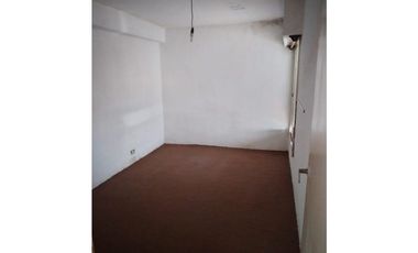 Casa + depto a metros de Av. Alvear.