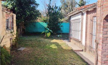 Casa + depto a metros de Av. Alvear.