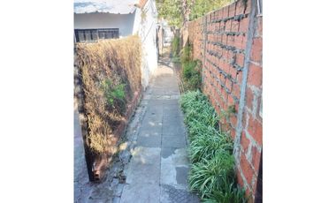 Casa + depto a metros de Av. Alvear.