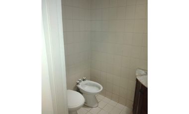 Casa + depto a metros de Av. Alvear.